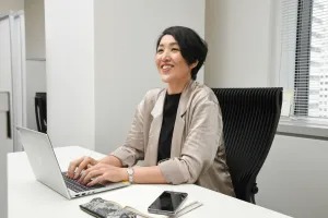 黒崎 裕子（くろさき ゆうこ）
株式会社スクロール360
営業推進部　ECコンサル課　部長代行
